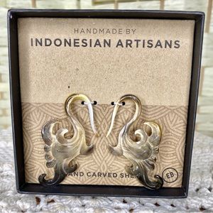 Hand Carved Shell Earrings Made In Indonesia NIB.